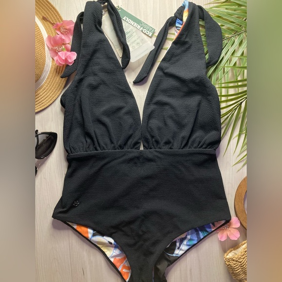 RARE Maaji 🍹 Classy Black Reversible Floral Plunge Tie One-Piece 🏖️🌸 - Picture 3 of 13